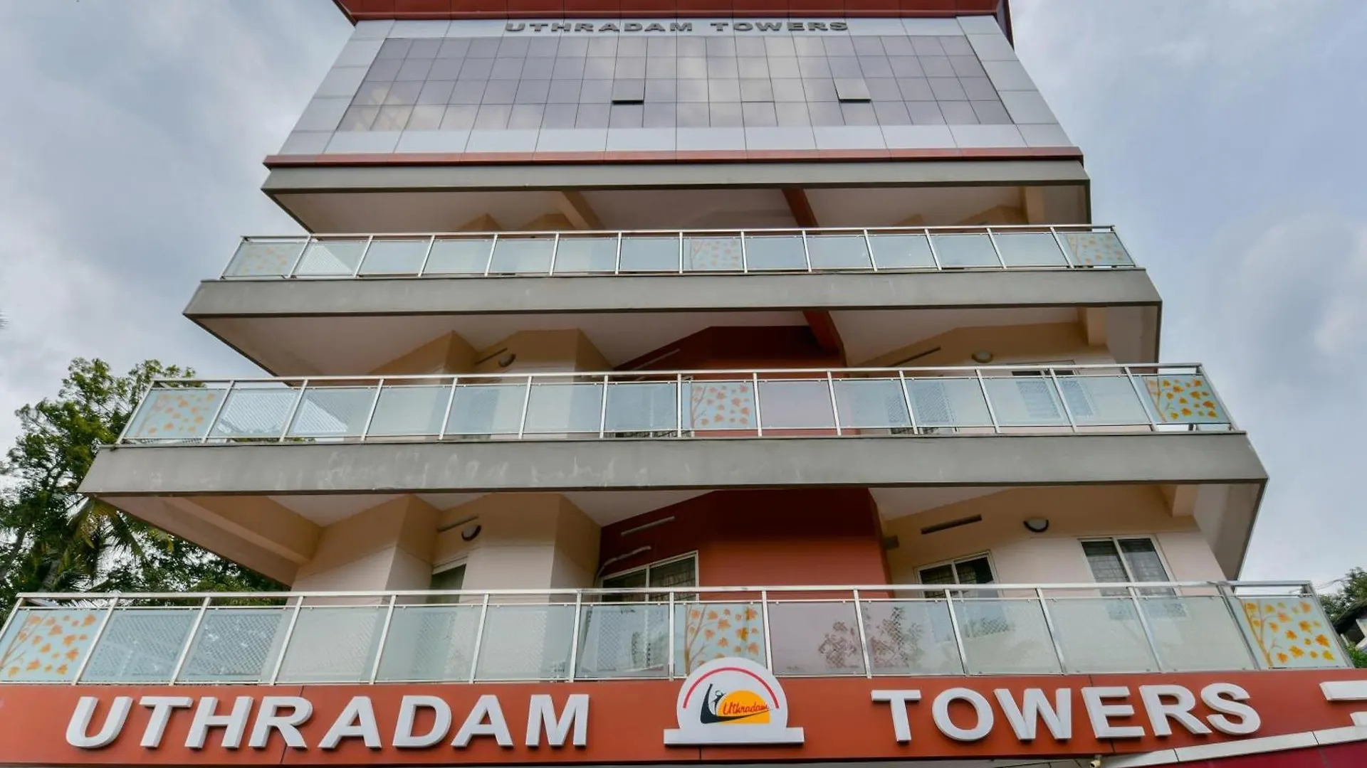 Oyo Flagship Uthradam Towers Hotel
